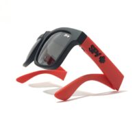 عینک آفتابی مربعی اسپای مدل ۲۵۲۱۰ رنگ مشکی قرمز