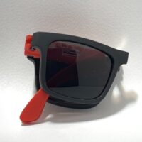 عینک آفتابی مربعی اسپای مدل ۲۵۲۱۰ رنگ مشکی قرمز