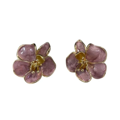 گوشواره میخی زنانه مدل گل لیلیوم